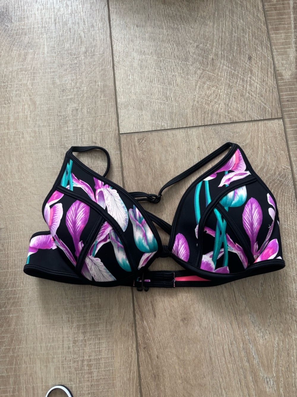 Body Glove Patterned Top with Black Trim